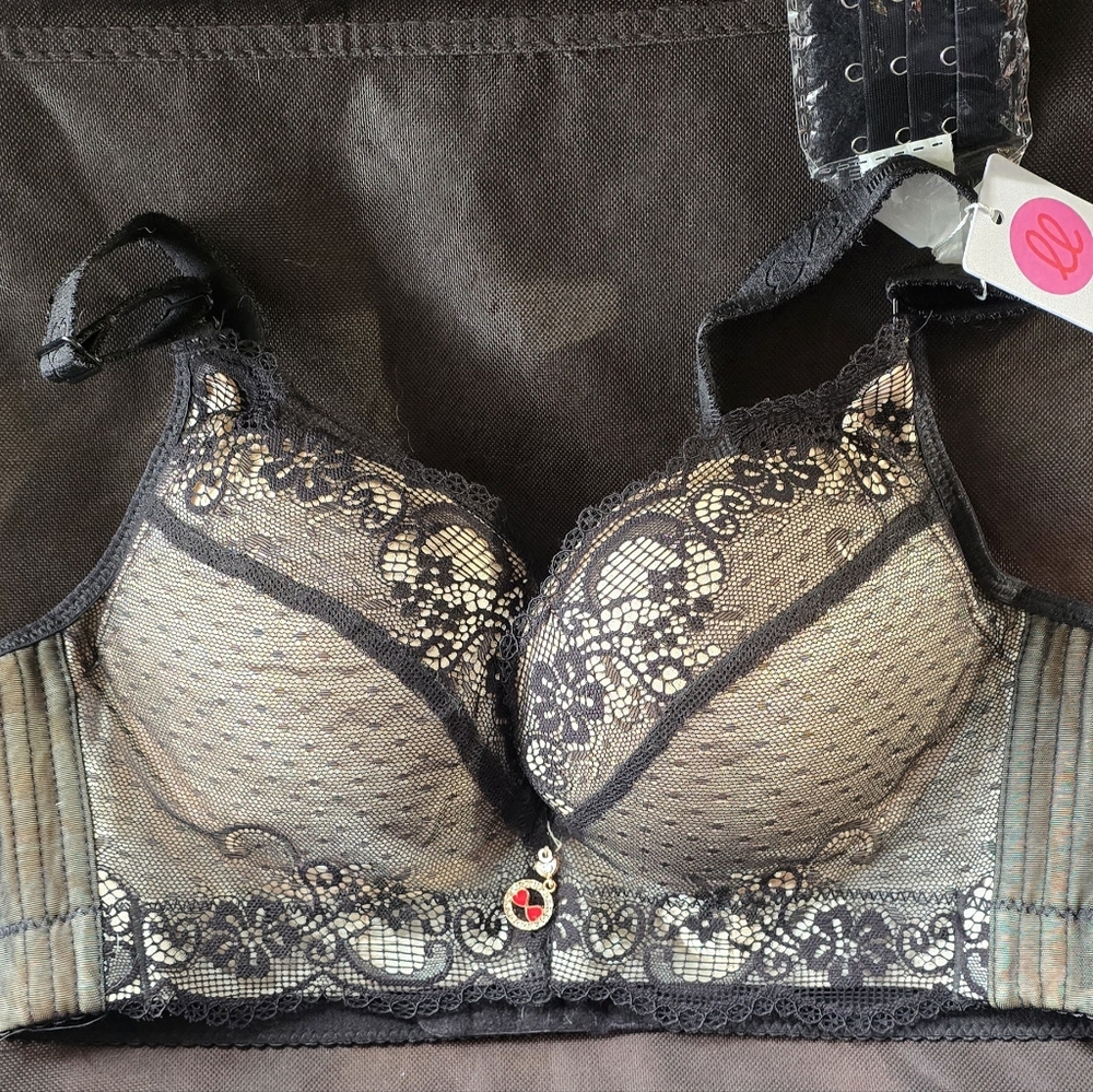 Elegant Black Fallsweet Lace Bra